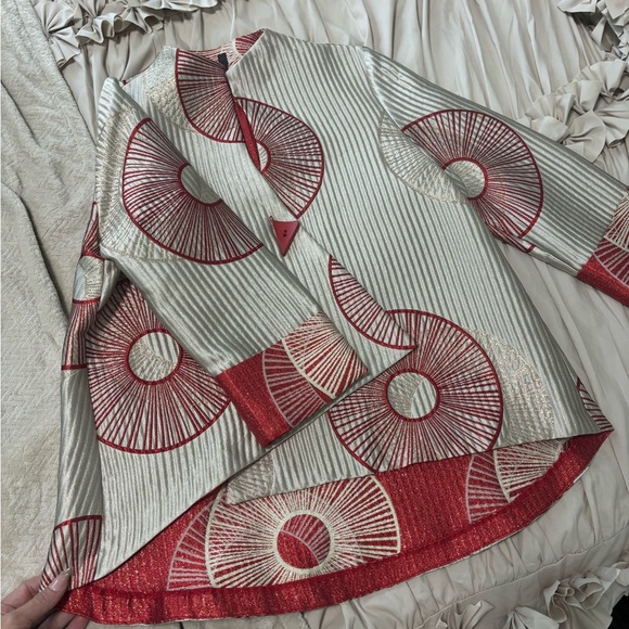 IC COLLECTION Red and White Patterned Blouse - Picture 8 of 10